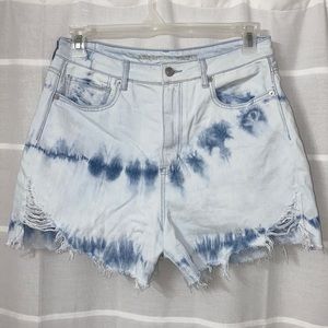 American Eagle Highest Rise Mom Short with Comfort Stretch Waistband. Size 12.